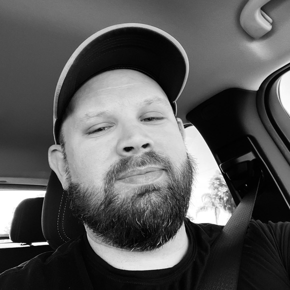 Meet your Posher, Alex - Picture 1 of 3